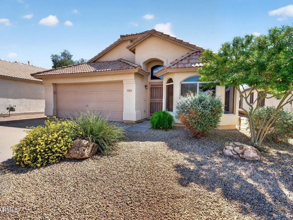 3323 W CONSTITUTION Drive, Chandler, AZ 85226