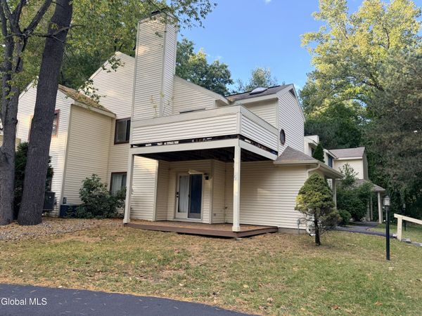 212 Yorktown Drive, Clifton Park, NY 12065