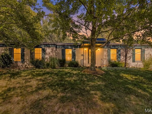 1766 Seven Pines Drive , St Louis, MO 63146