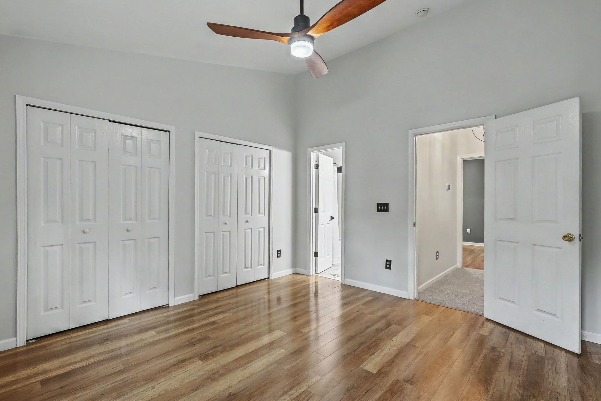 7921 Shadow Oak Drive Photo 14