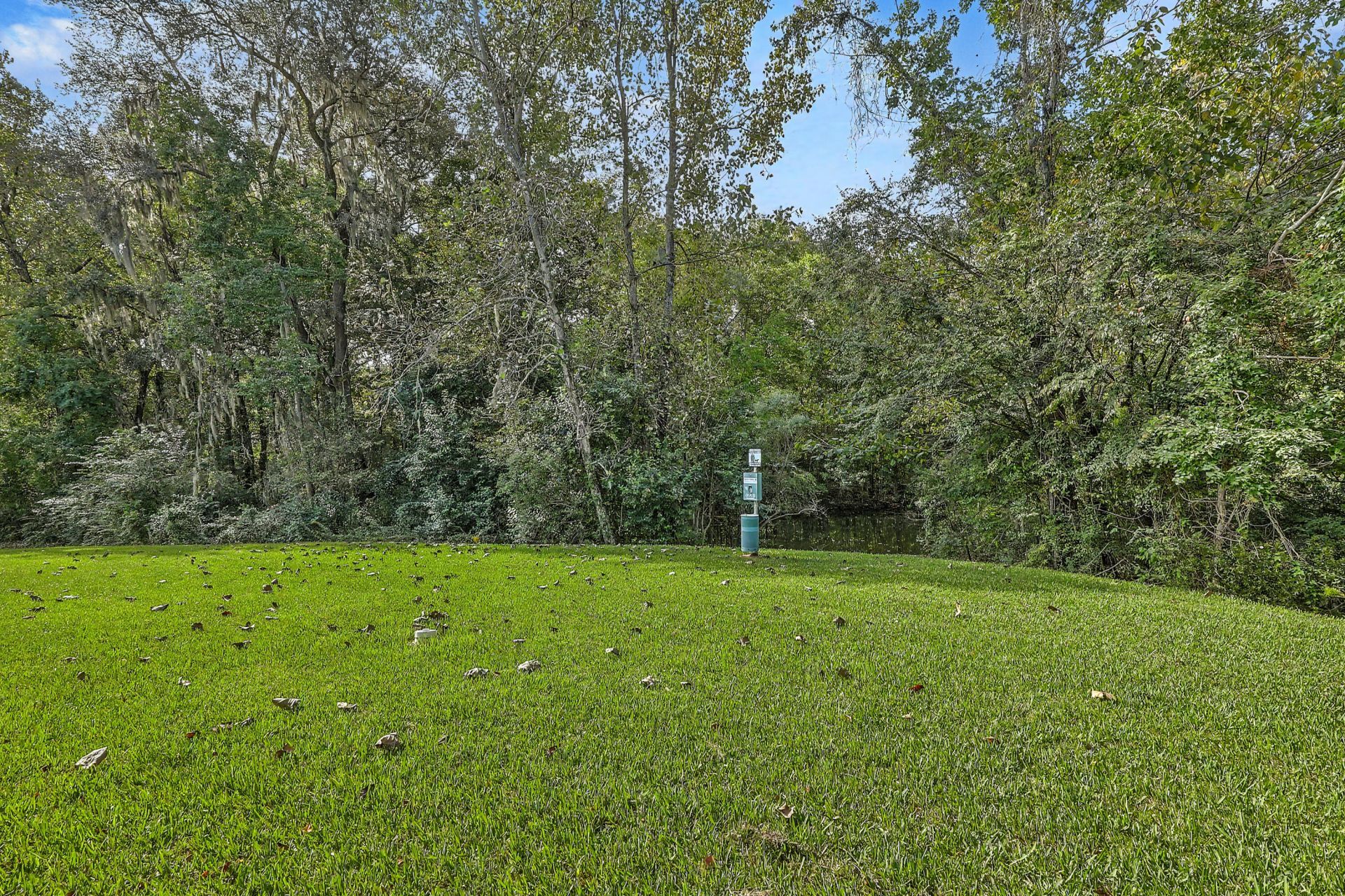 7921 Shadow Oak Drive Photo 25
