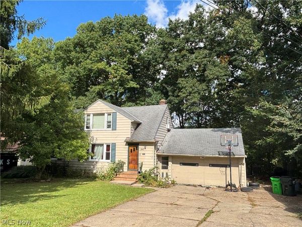 247 W Glendale Street, Bedford, OH 44146