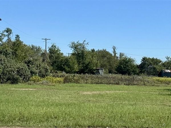 618 State School Road , Gatesville, TX 76528