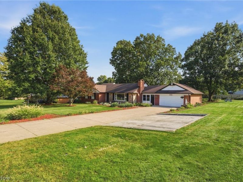 1004 Eastwood Street NE, Canton, OH 44714 Photo 2