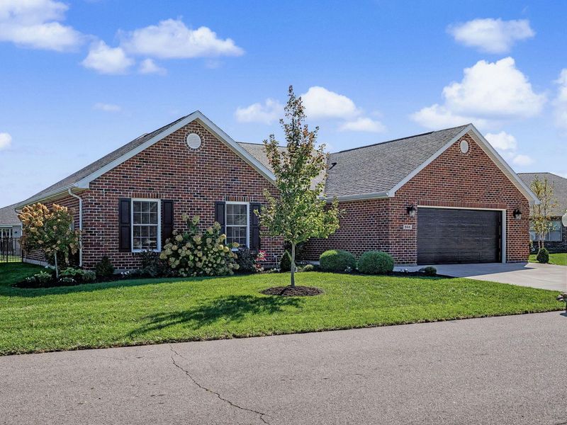 864 W Bentley Circle, Troy, OH 45373 Photo 1