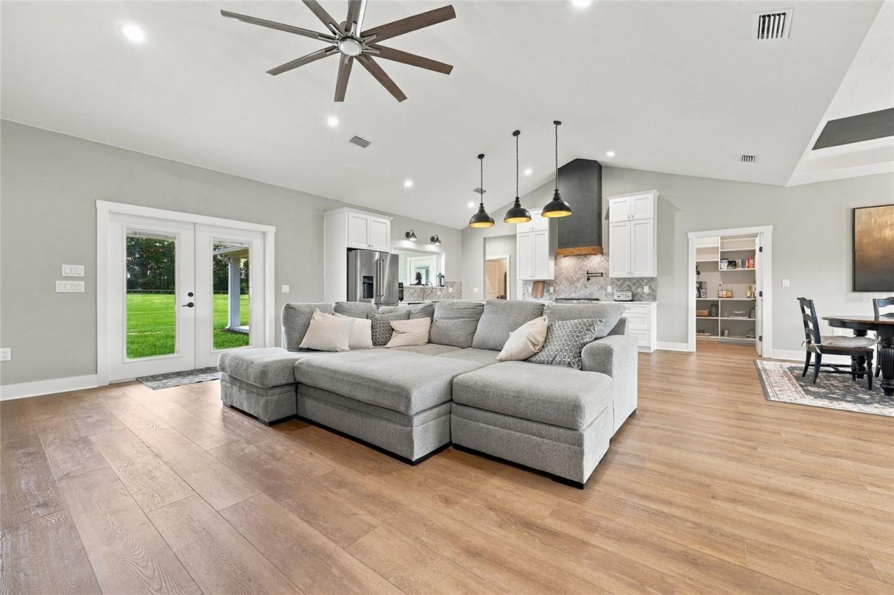 20875 NW 207th Terrace , High Springs, FL 32643 Photo