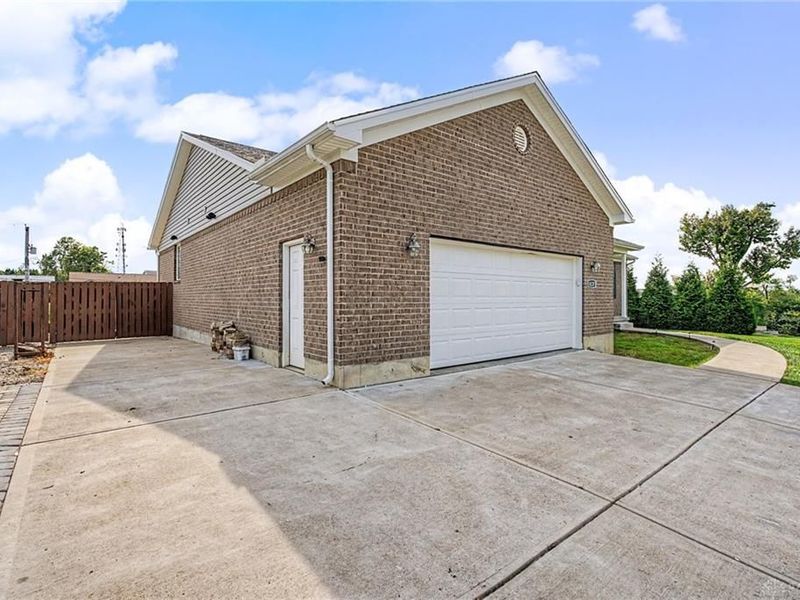 4137 Rosehill Drive, Beavercreek, OH 45431 Photo 5