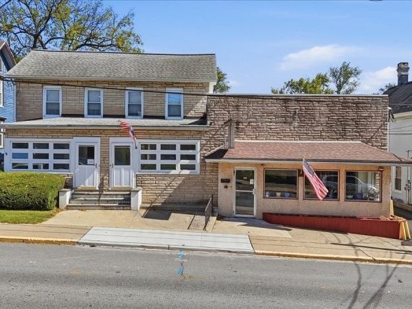 32 Broad St, Washington, NJ 07882