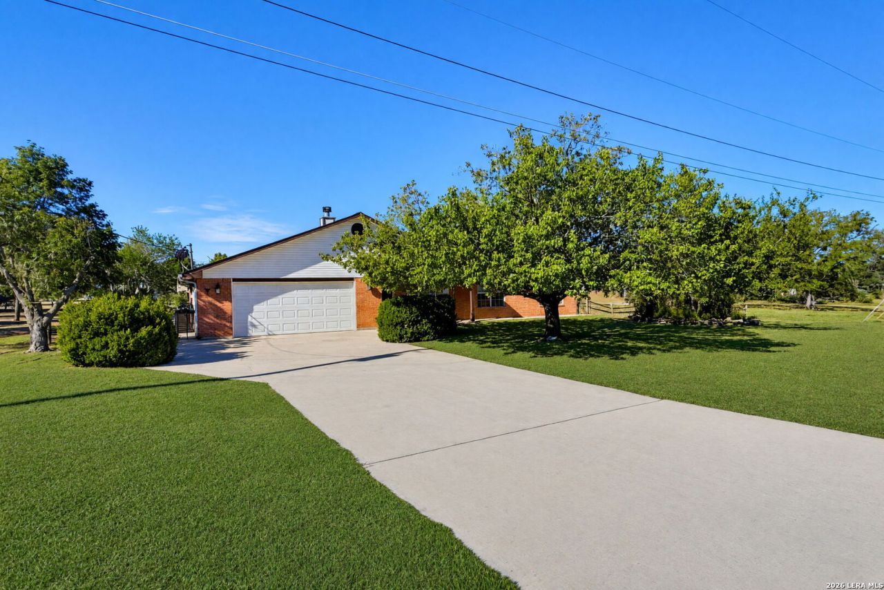 432 Knollwood Circle, Bandera, TX 78003 Main Photo