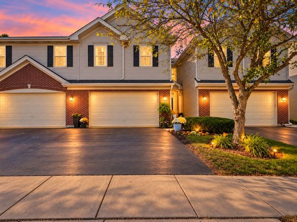 2304 Sandy Creek Drive, Algonquin, IL 60102
