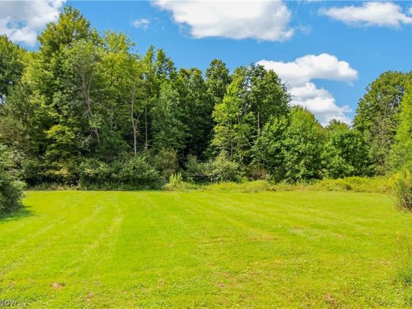 8476 Ravenna Road , Twinsburg, OH 44087
