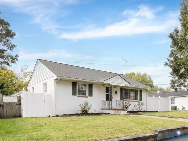 332 S 19th Avenue , Hopewell, VA 23860