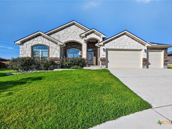 9000 Grand Oaks Lane , Killeen, TX 76542