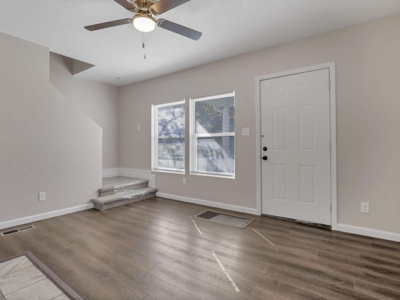496 Eldridge Avenue, Columbus, OH 43203 Photo 6