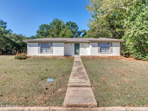 1995 Scanlon Drive, Jackson, MS 39204