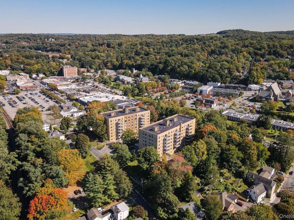 25 Stewart Place, Unit 418, Mount Kisco, NY 10549