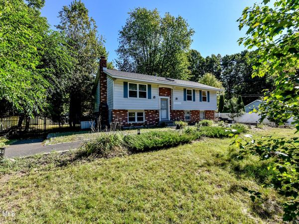 7 Garden Drive, Clifton Park, NY 12065