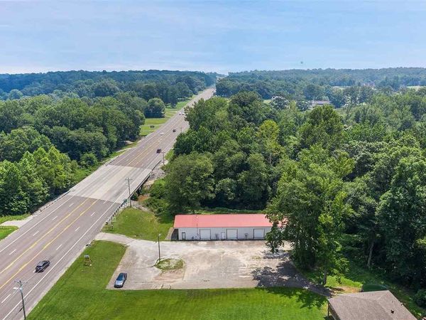 15200 Highway 412 East , Lexington, TN 38351