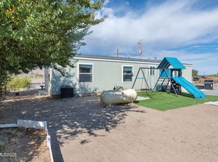 18 Scarsdale Drive, Yerington, NV 89447 Photo