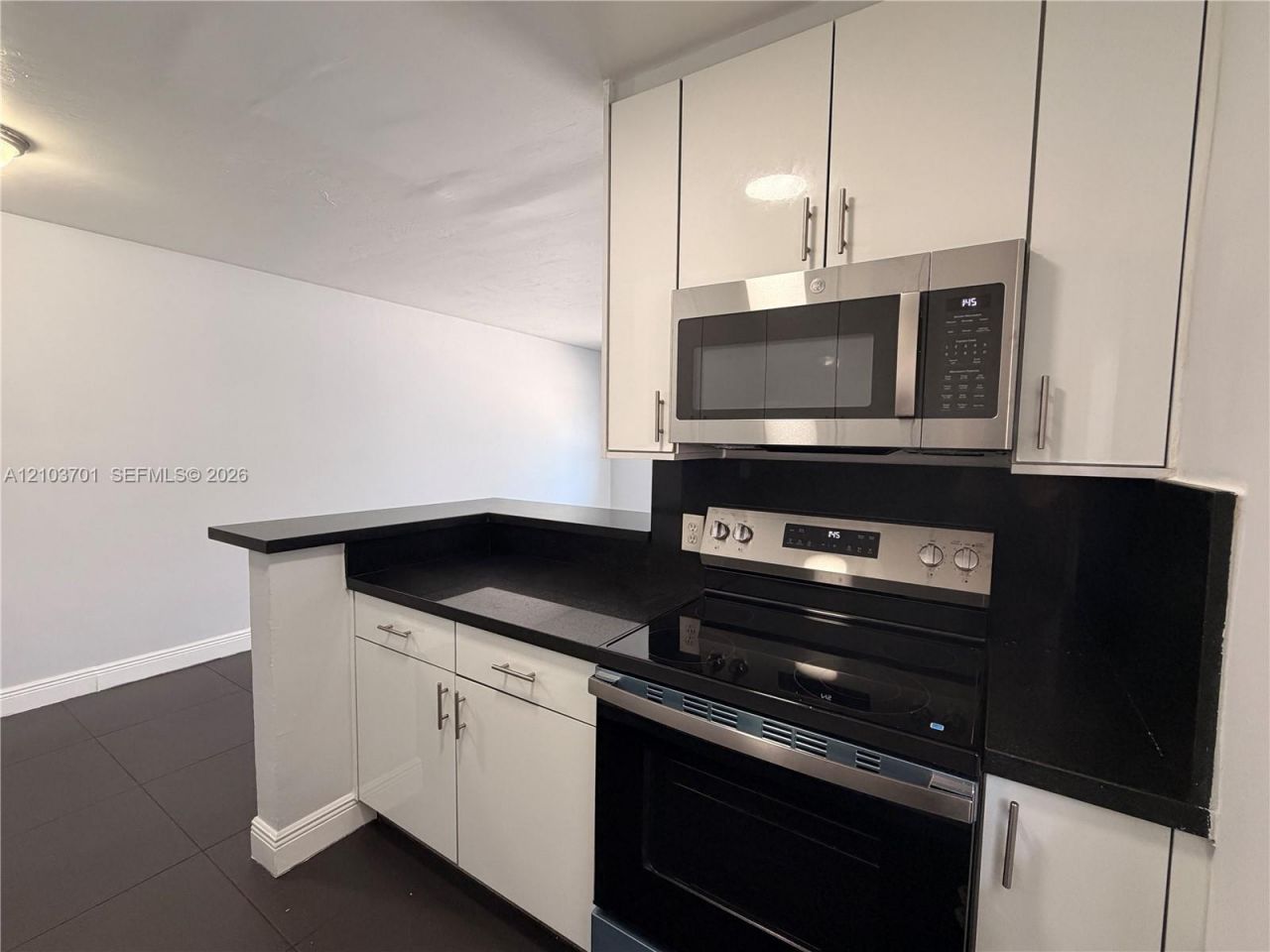 3040 NW 27th St , Unit 3040, Miami, FL 33142 Photo