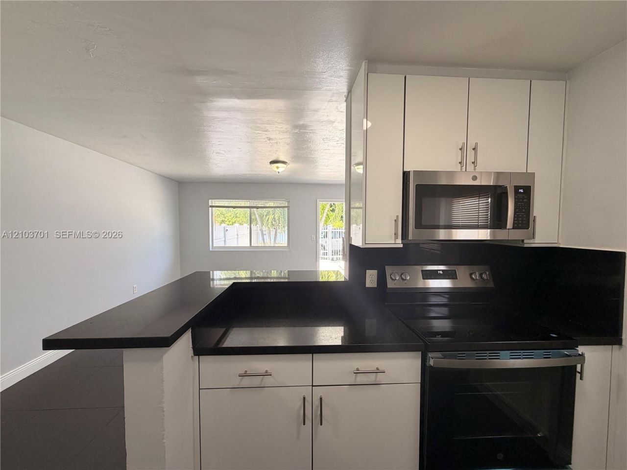 3040 NW 27th St , Unit 3040, Miami, FL 33142 Photo