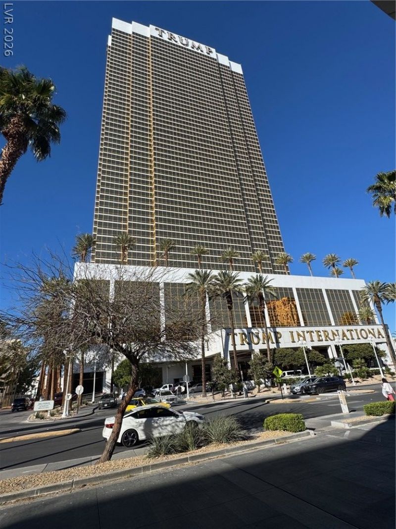 2000 N Fashion Show Drive , Las Vegas, NV 89109