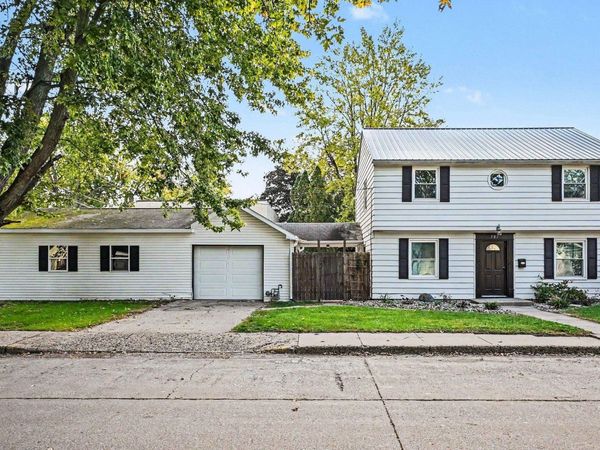 701 N Elm Street, Nappanee, IN 46550