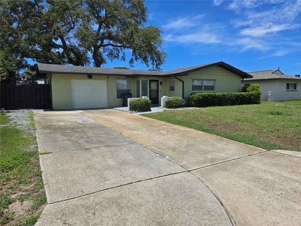 13754 TRINIDAD DRIVE, SEMINOLE, FL 33776