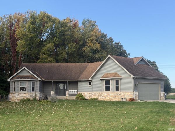 8282 N 900 East Road, New Carlisle, IN 46552
