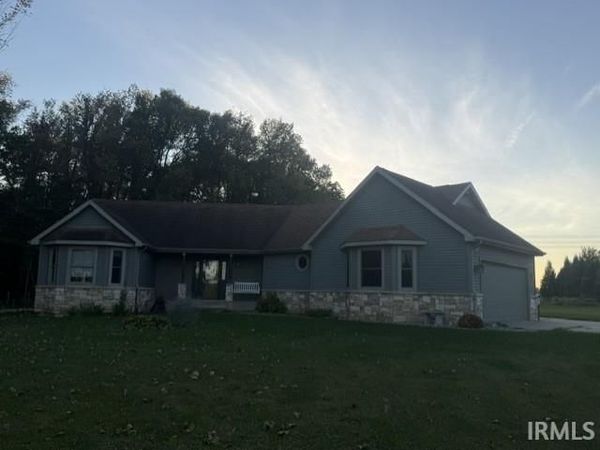 8282 N 900 East Road, New Carlisle, IN 46552