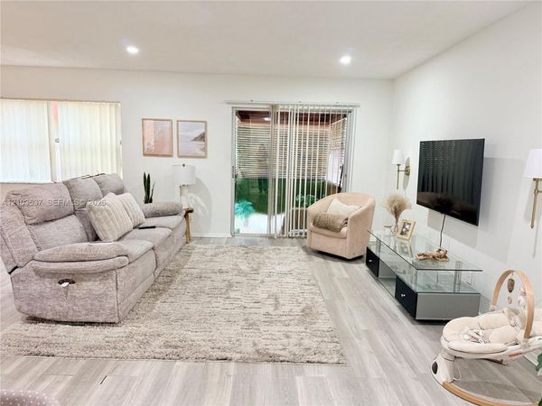 18111 NW 68th Ave , Unit G206, Hialeah, FL 33015