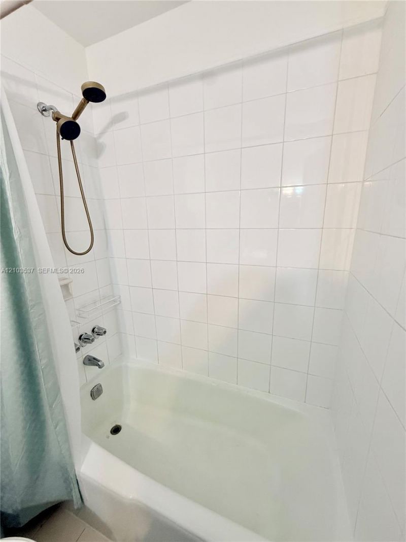 18111 NW 68th Ave , Unit G206, Hialeah, FL 33015 Photo