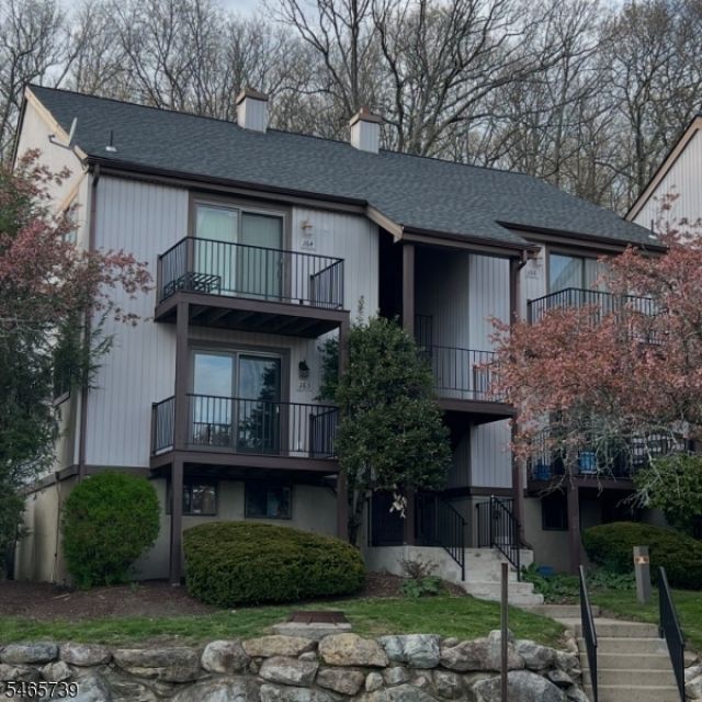 9163 Ashland Ct, Stanhope, NJ 07874 Main Photo