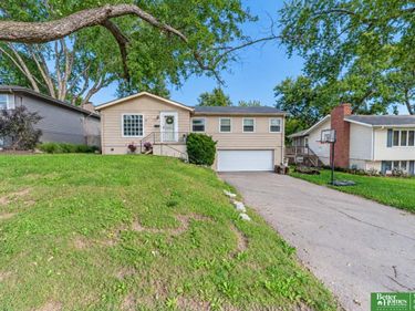 3717 S 91st Street, Omaha, NE 68124