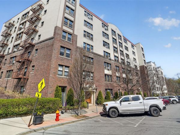 42 Pondfield Road W, Unit 4F, Bronxville, NY 10708