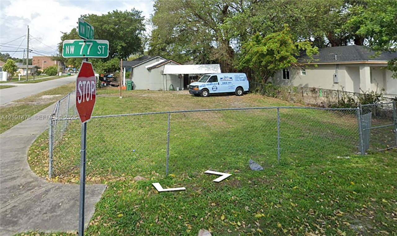 7711 NW 17th Pl, Miami, FL 33147 Photo