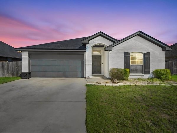 425 Stoneridge Drive, Hillsboro, TX 76645