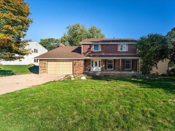 1331 Willow Circle, Roseville, MN 55113