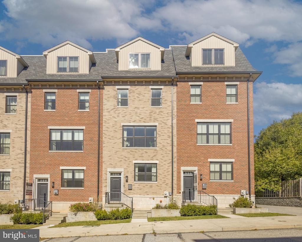 328 Wright Street, Philadelphia, PA 19128 Main Photo