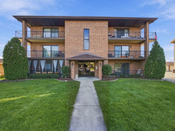 16755 Paxton Avenue S, Unit 3S, Tinley Park, IL 60477