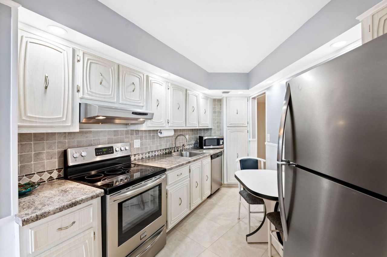 6911 Environ Boulevard, Unit 8K, Lauderhill, FL 33319 Photo