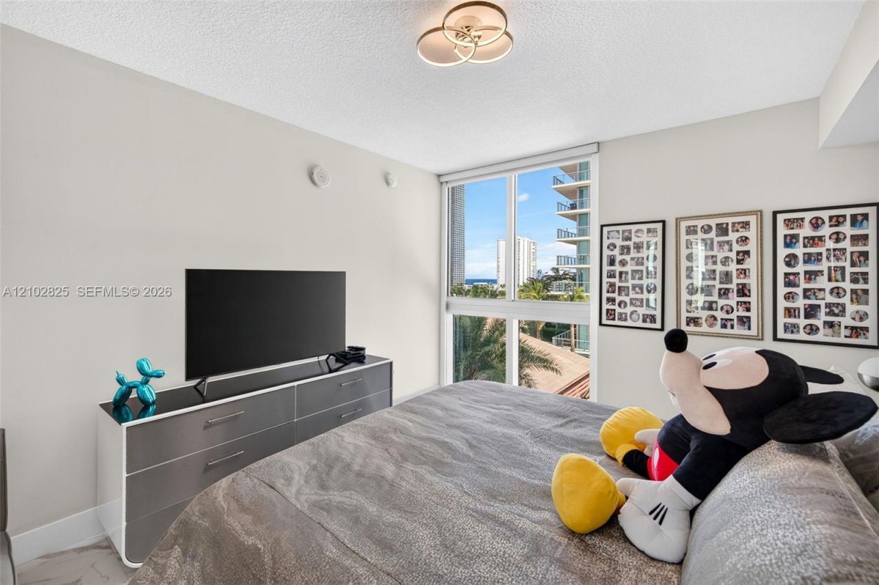 330 Sunny Isles Blvd, Unit 5-807, Sunny Isles Beach, FL 33160 Photo