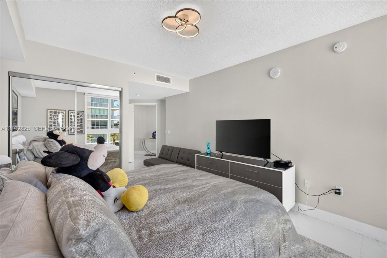 330 Sunny Isles Blvd, Unit 5-807, Sunny Isles Beach, FL 33160 Photo