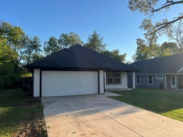 305 W Houston Street, Leonard, TX 75452