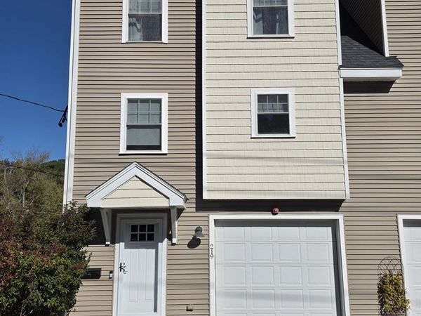219 Main Street, Unit 1, Maynard, MA 01754