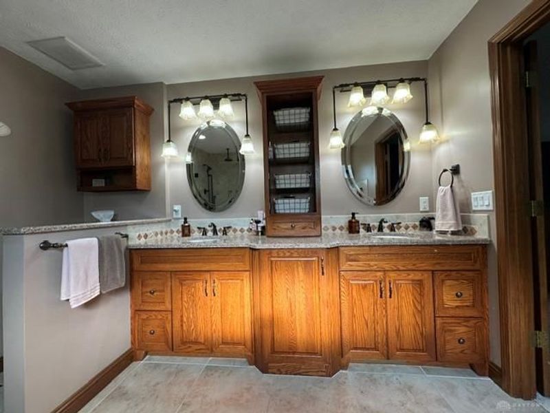2273 Hunters Ridge Boulevard, Beavercreek, OH 45434 Photo 16