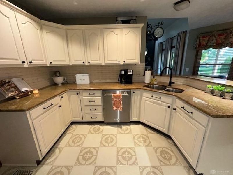 2273 Hunters Ridge Boulevard, Beavercreek, OH 45434 Photo 6