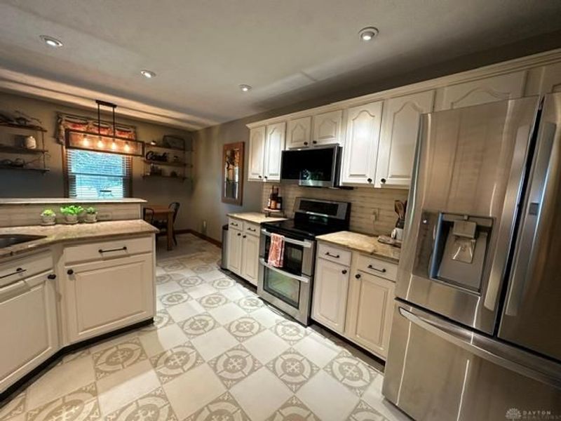 2273 Hunters Ridge Boulevard, Beavercreek, OH 45434 Photo 8