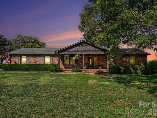 117 Oak Hill Lane, Statesville, NC 28625