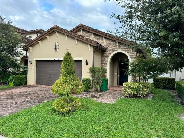 4910 NW 48th Ln , Tamarac, FL 33319